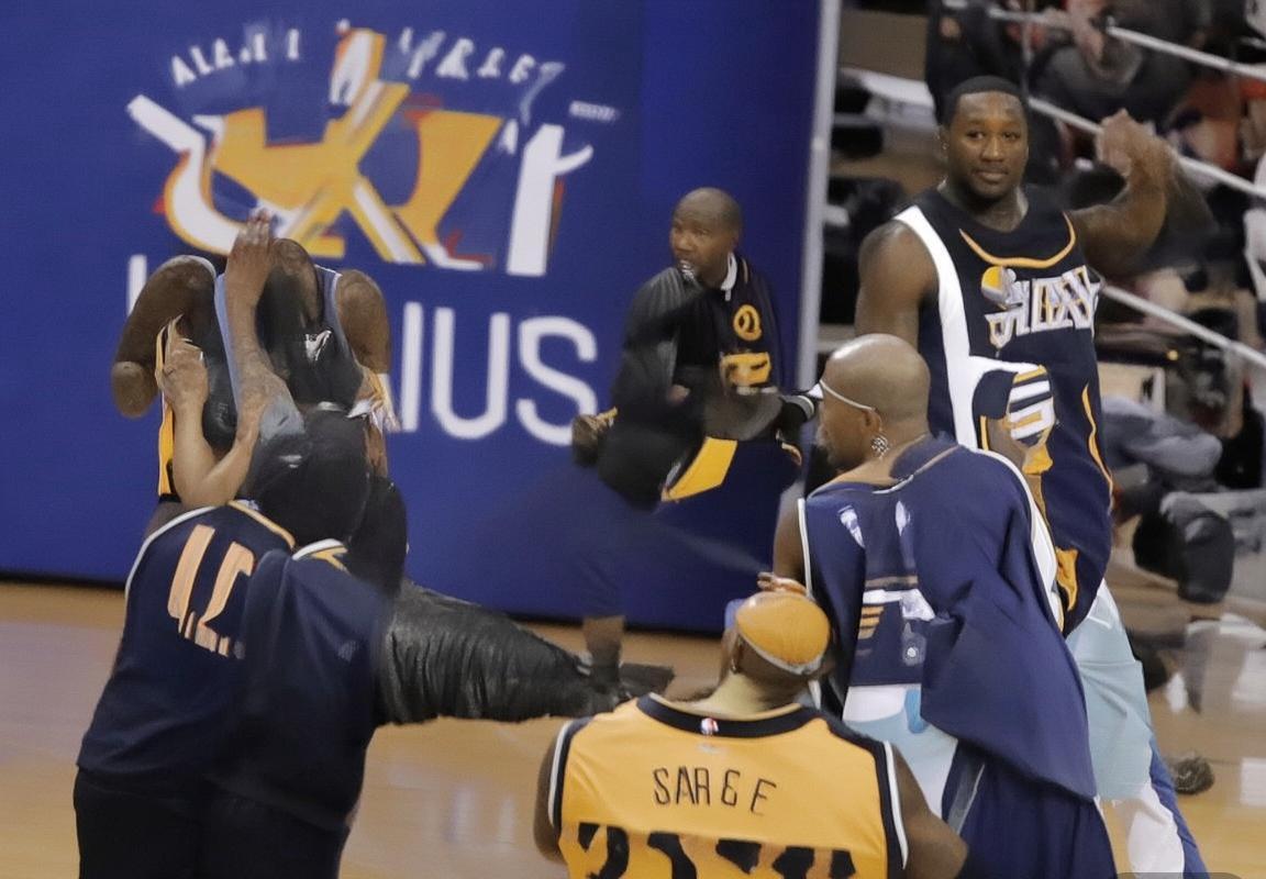 犹他爵士队重建策略如何影响俄克拉荷马雷霆队首轮选秀权与乐透签归属